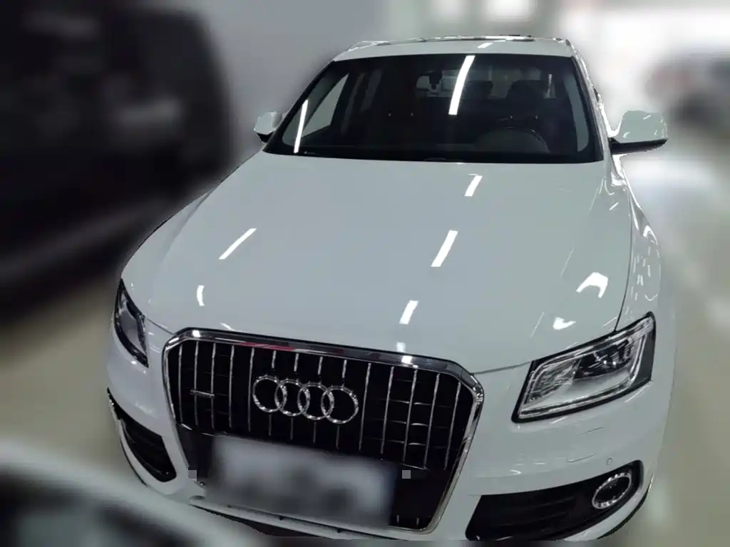 Audi Q5 40 TFSI Tech