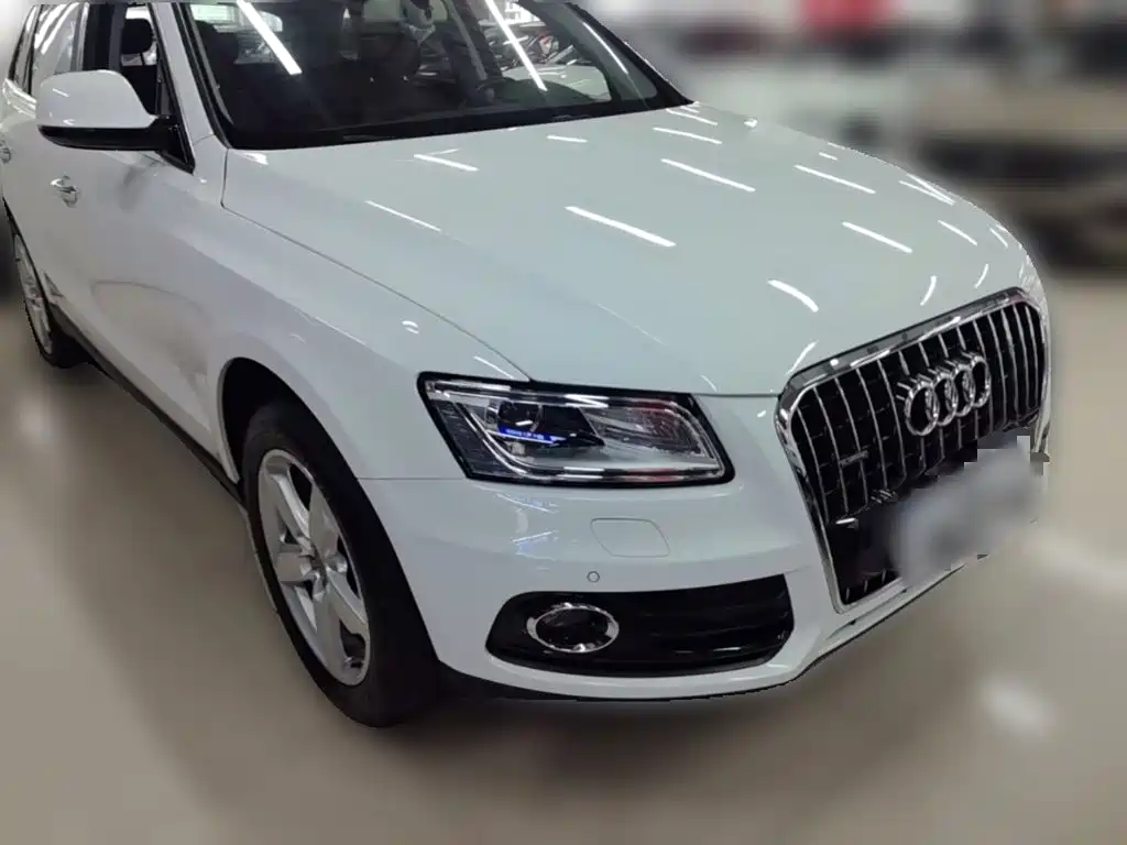 Audi Q5 40 TFSI Tech