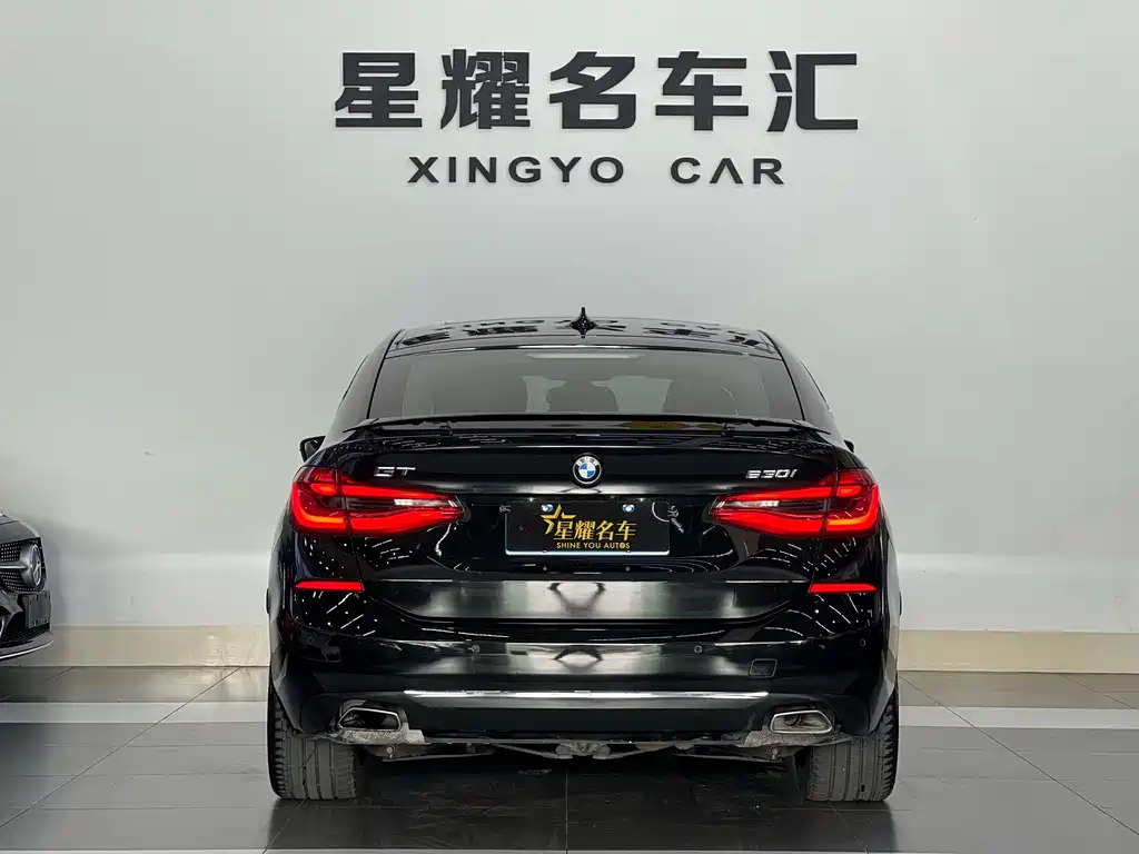 BMW 6 Series GT 630 i Luxury Design Package