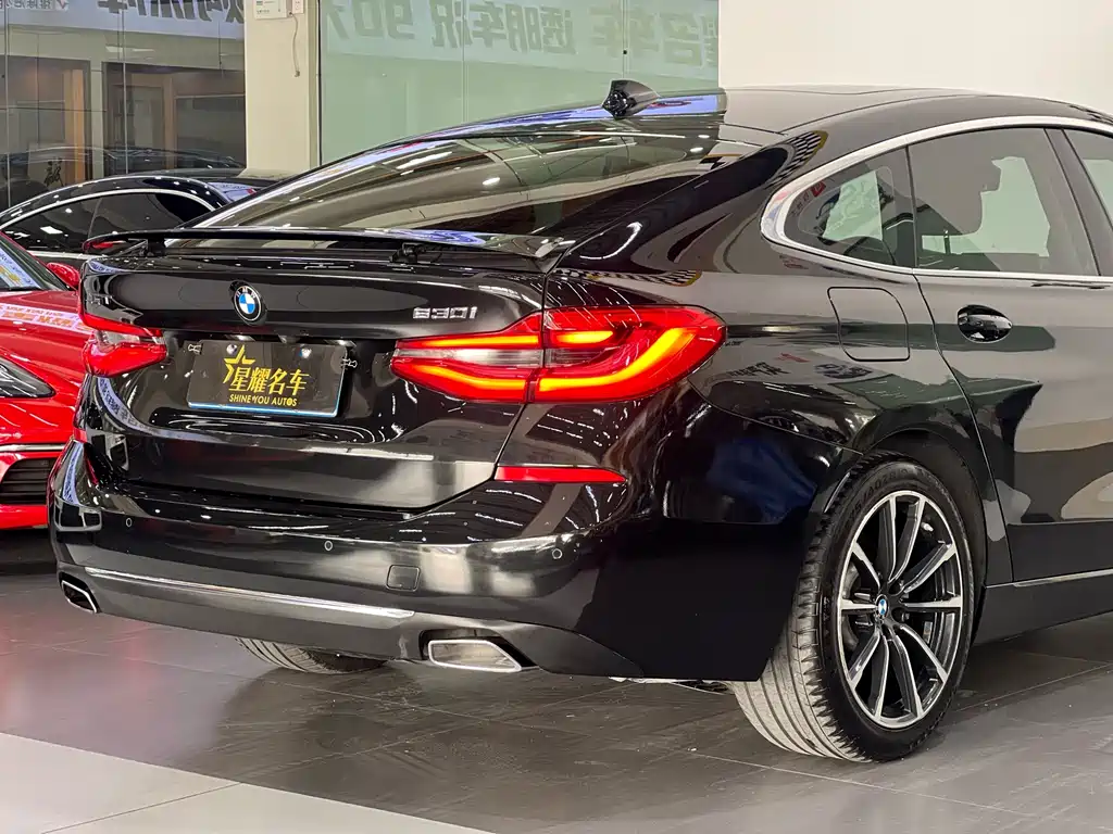 BMW 6 Series GT 630 i Luxury Design Package