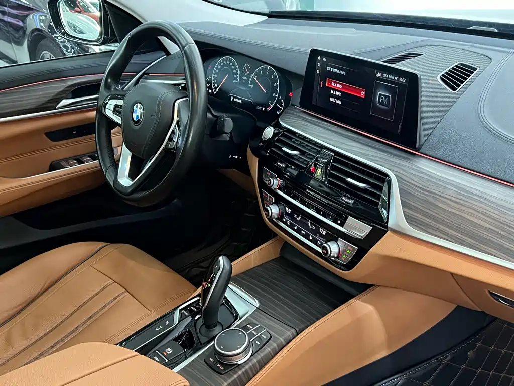 BMW 6 Series GT 630 i Luxury Design Package