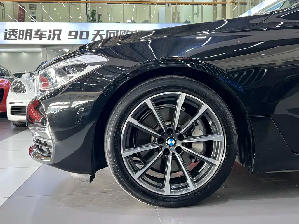 BMW 6 Series GT 630 i Luxury Design Package