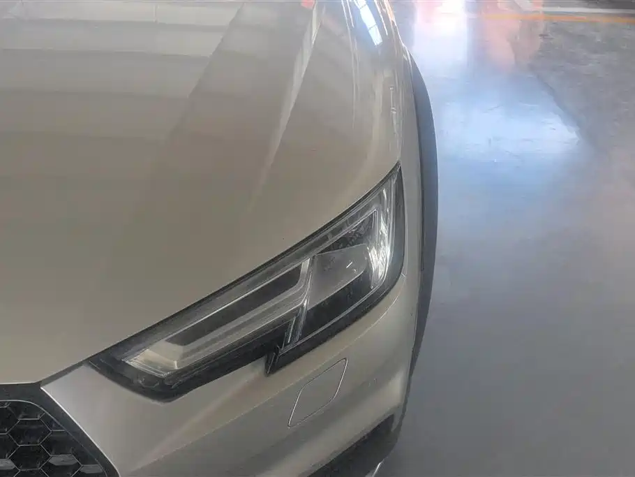 Audi A4 (Import) 45 TFSI allroad quattro Fashion