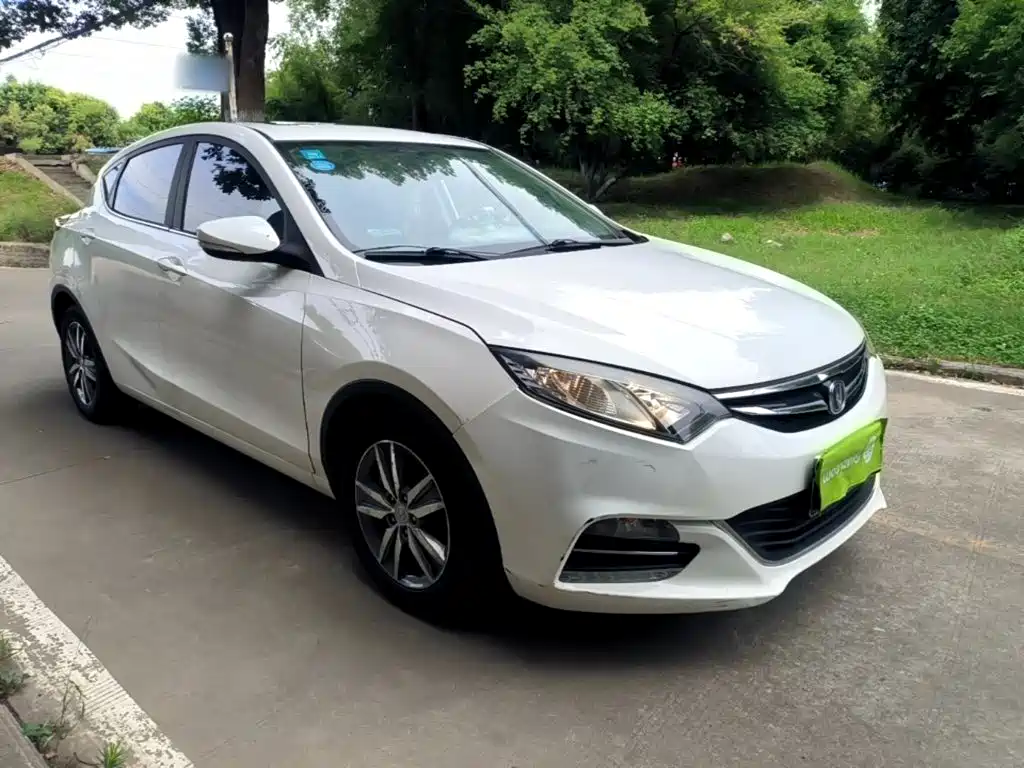 Eado XT 1.6 L Auto Handsome Cool
