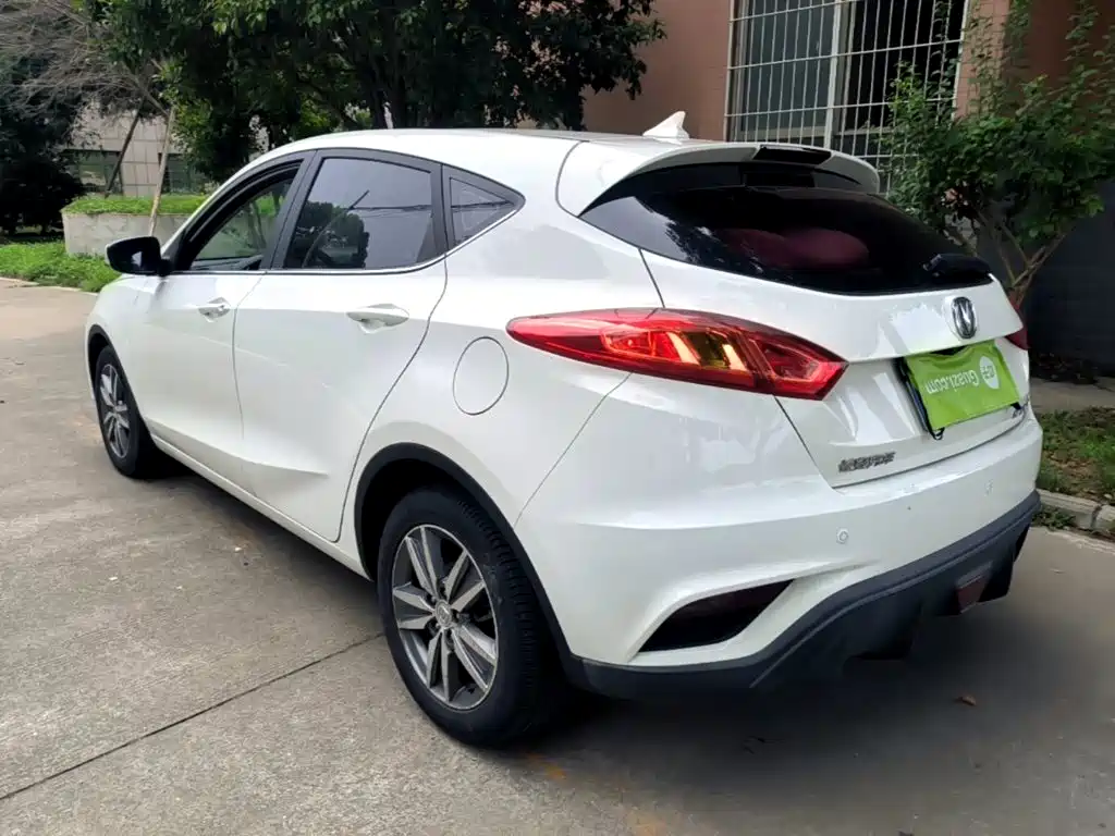 Eado XT 1.6 L Auto Handsome Cool