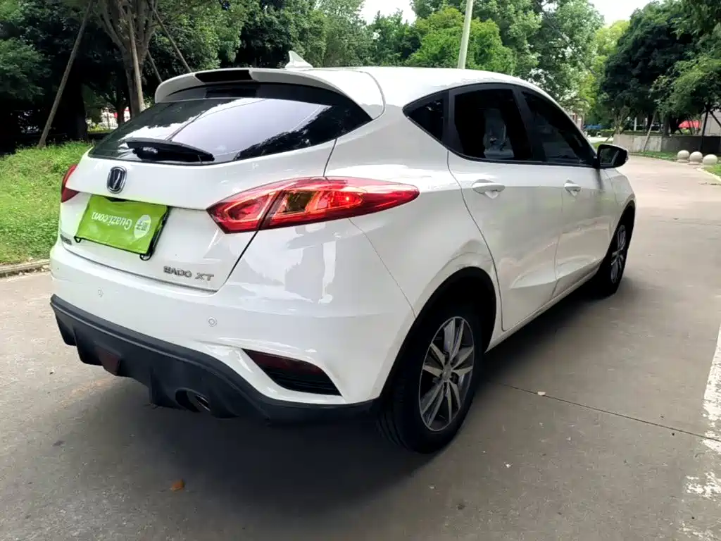 Eado XT 1.6 L Auto Handsome Cool