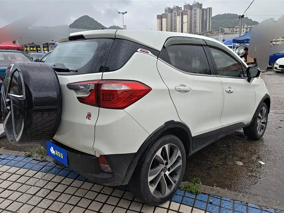 Yuan 1.5 L Auto Luxury