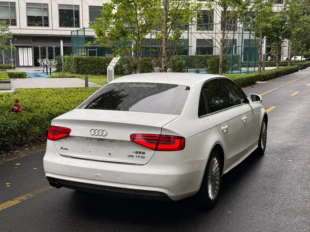 Audi A4 L 35 TFSI Auto Comfort