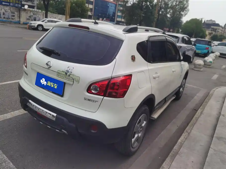 Qashqai 1.6 XE 5 MT 2 WD