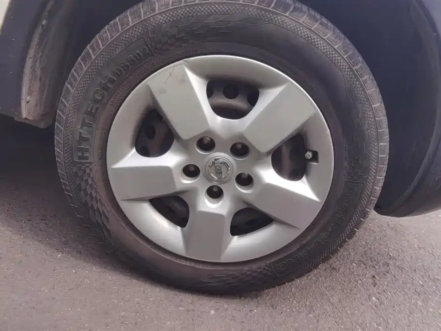 Qashqai 1.6 XE 5 MT 2 WD