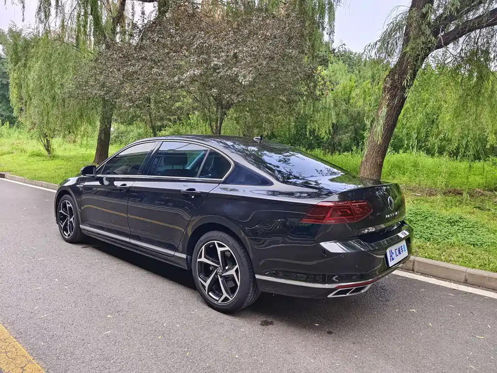 Magotan 200 10 K Commemorative 330 TSI DSG Luxury