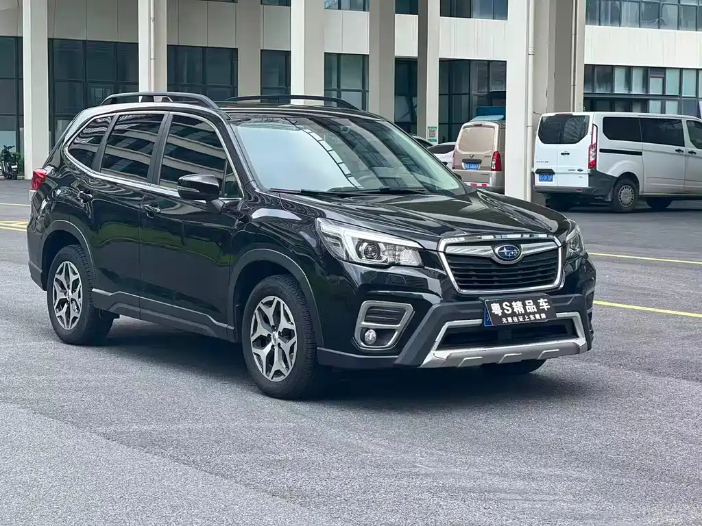 Forester 2.0 i Luxury EyeSight