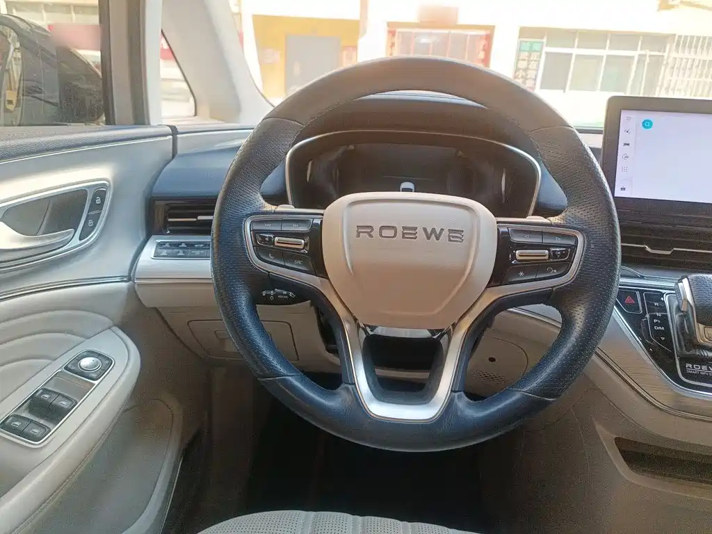 Roewe iMAX8 400 TGI Honored