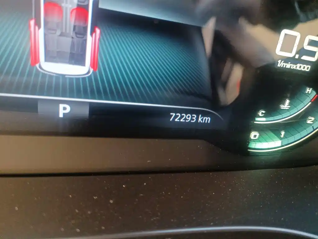 Roewe iMAX8 400 TGI Honored