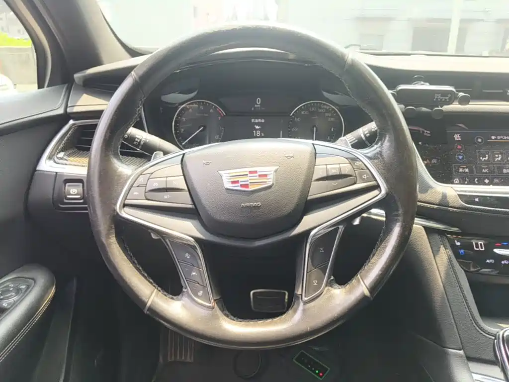 Cadillac XT5 2.0 T 4 WD Distinguished