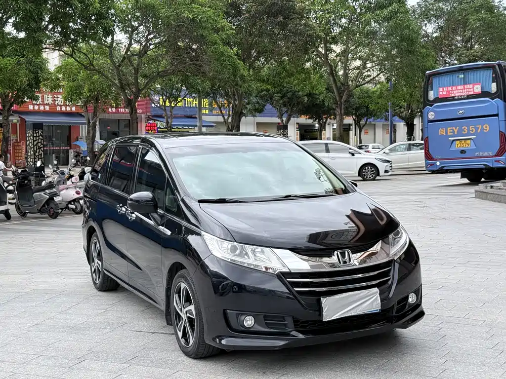Odyssey 2.4 L Luxury