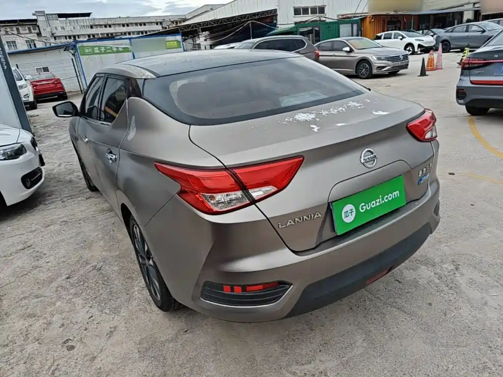 Lannia 1.6 L CVT Smart Cool