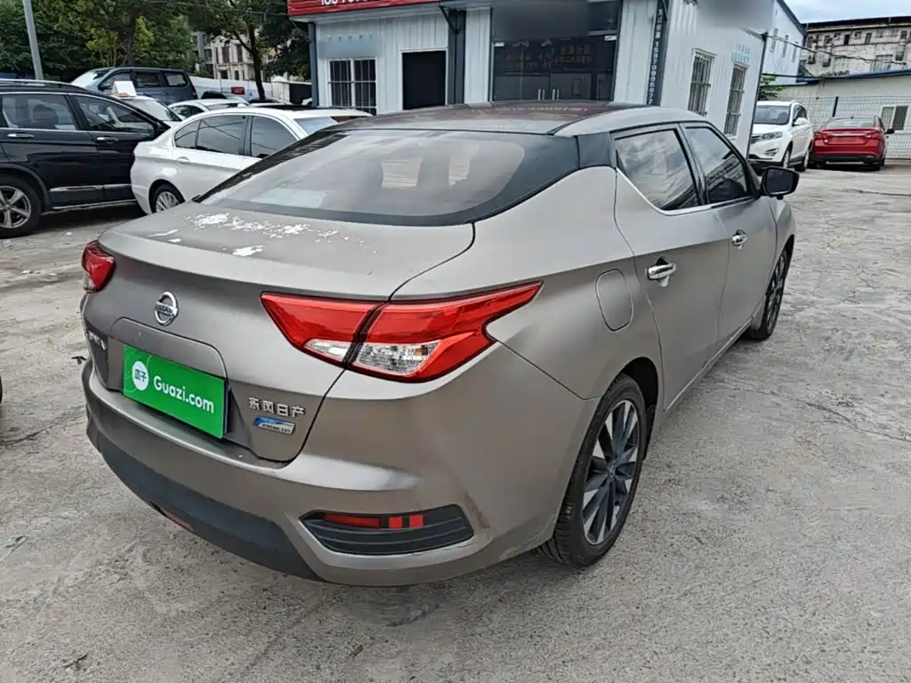 Lannia 1.6 L CVT Smart Cool