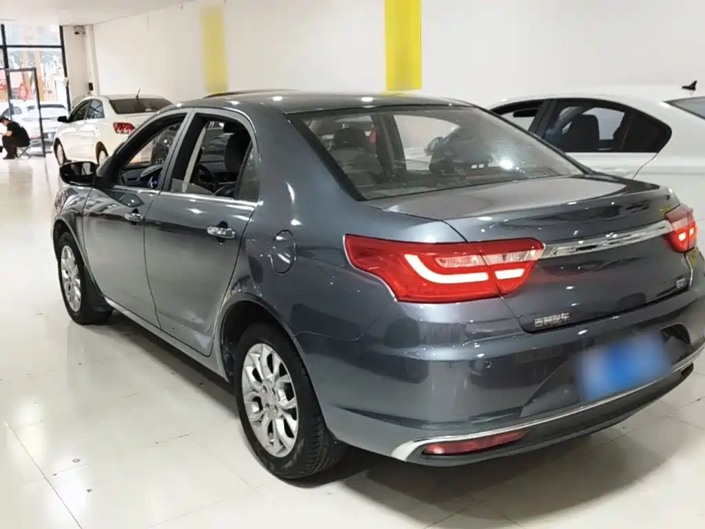 Vision 1.5 L Auto Happy