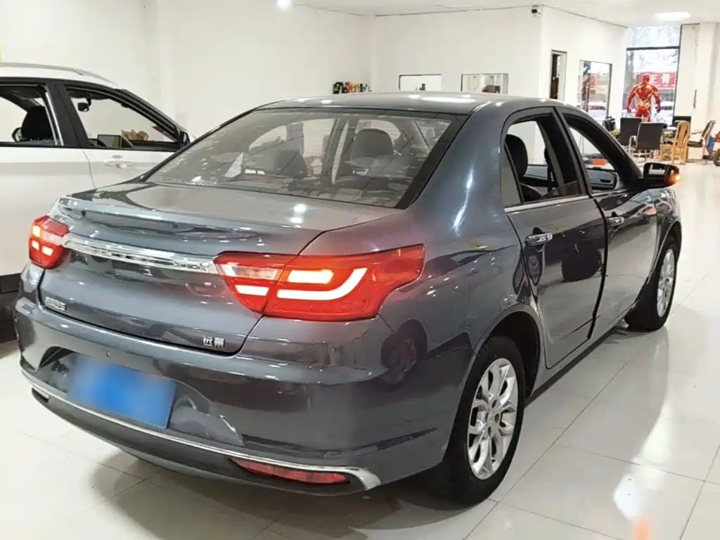 Vision 1.5 L Auto Happy
