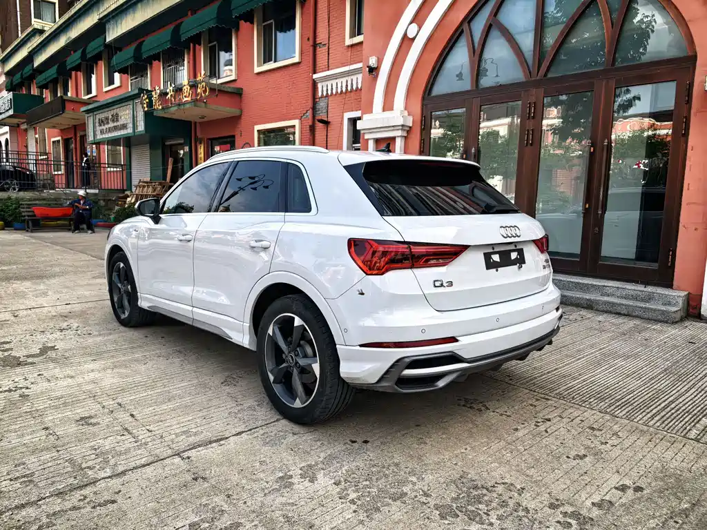Audi Q3 35 TFSI Fashion Dynamic (1.4 T)