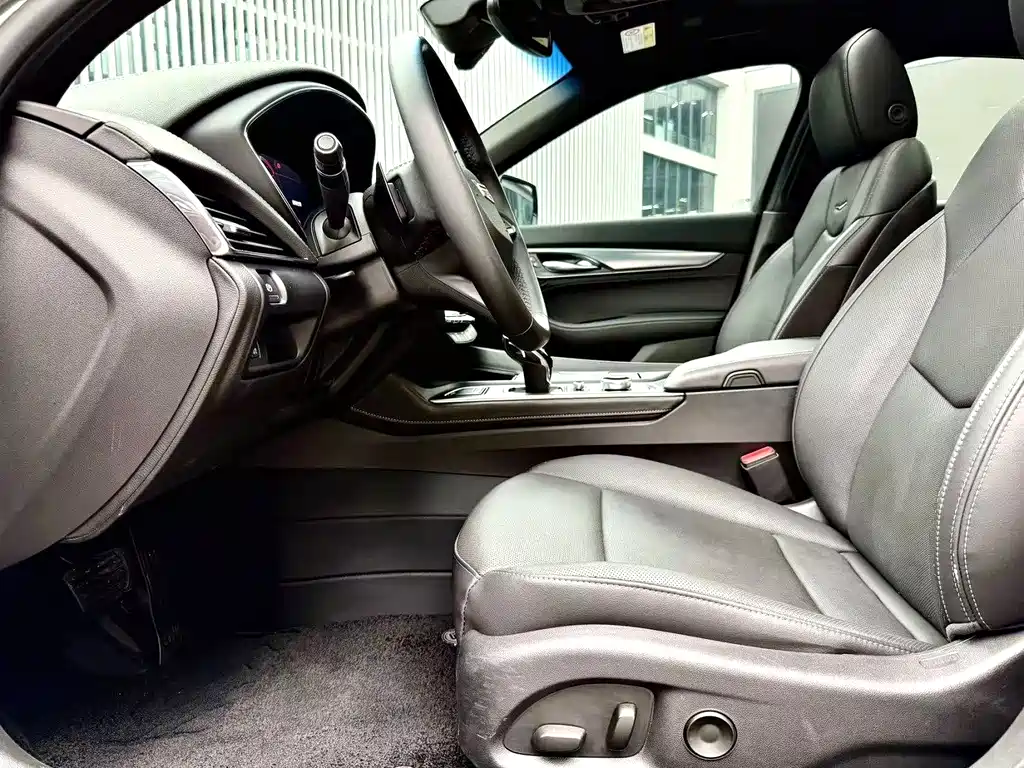 Cadillac CT5 28 T Luxury (Standard)