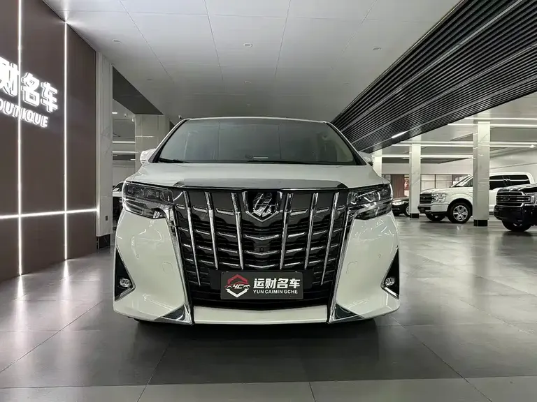 Toyota Alphard Facelift 3.5 L Distinguished