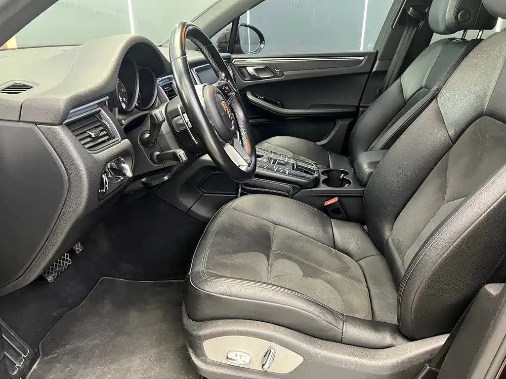 Macan Macan 2.0 T