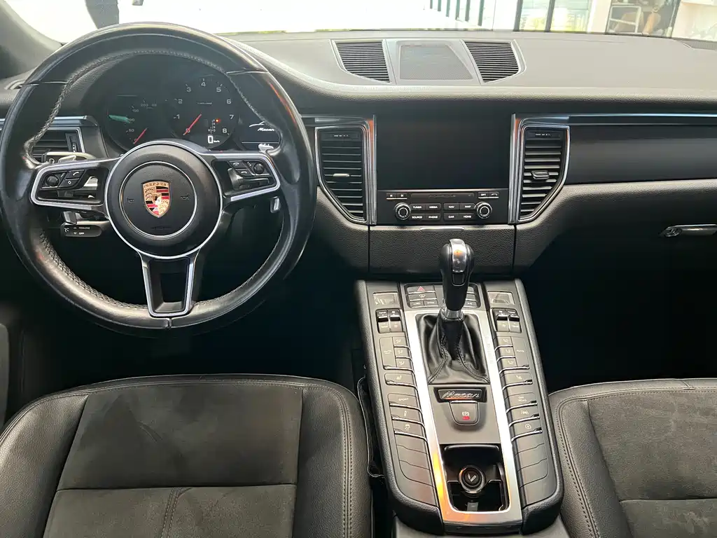 Macan Macan 2.0 T