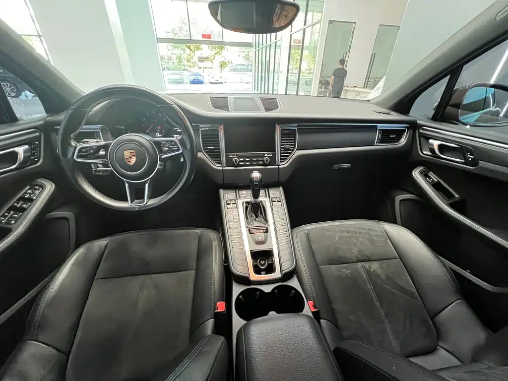 Macan Macan 2.0 T