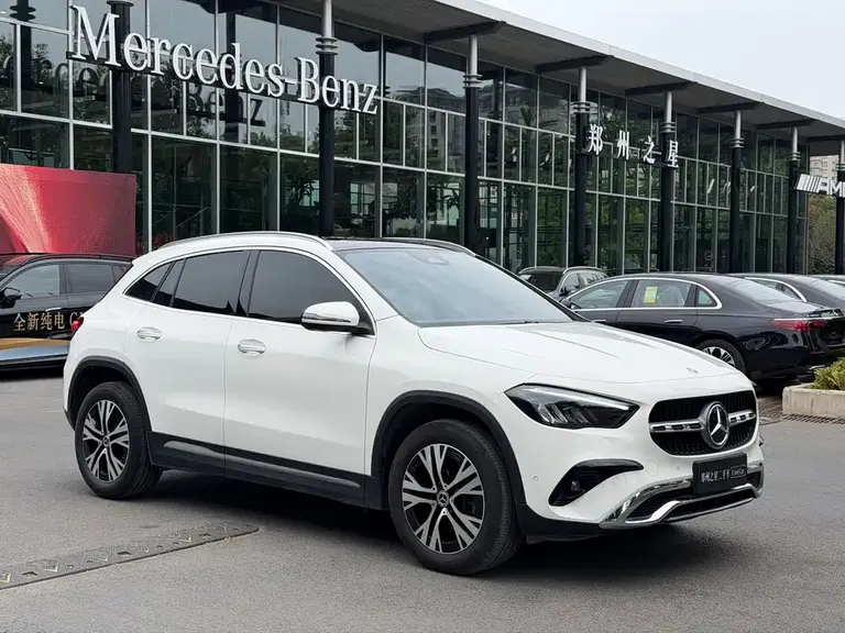 Mercedes-Benz GLA GLA 220