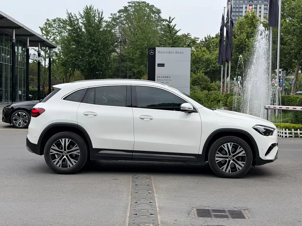 Mercedes-Benz GLA GLA 220