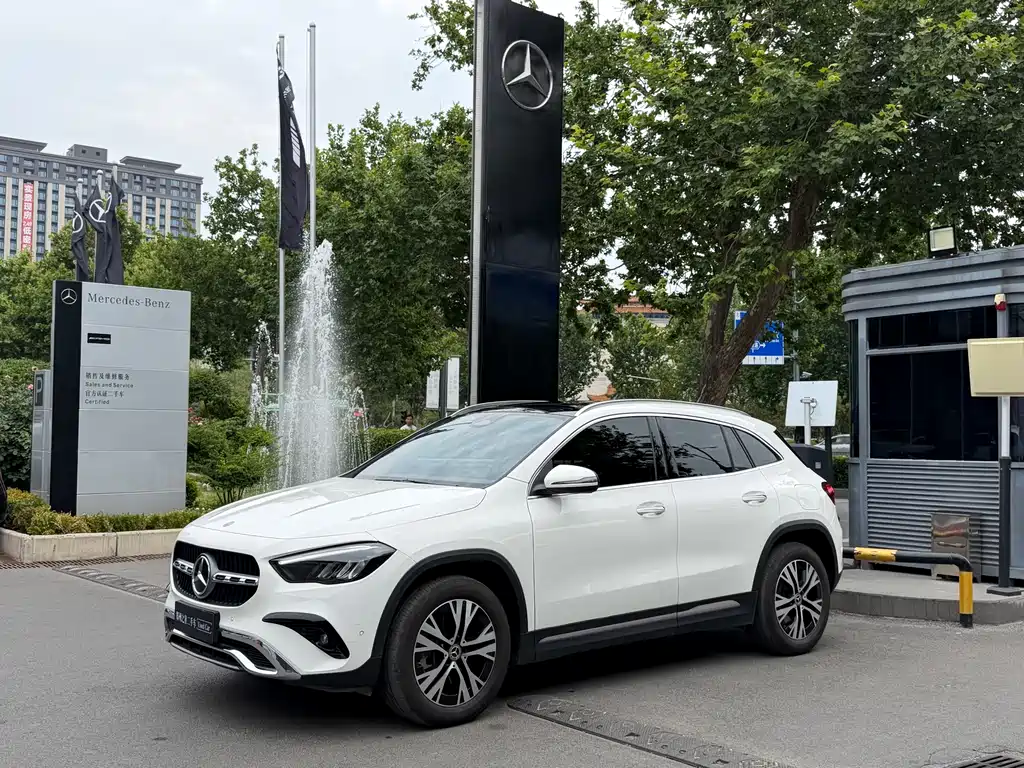 Mercedes-Benz GLA GLA 220