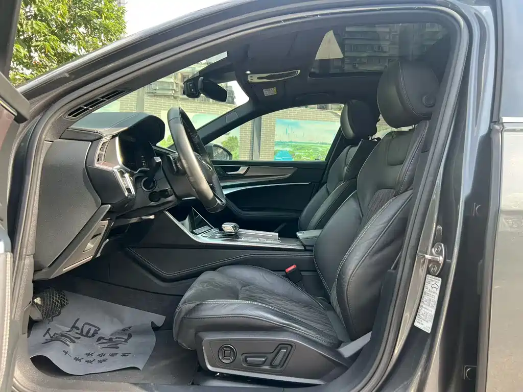 Audi A6 L 奥迪A6 L 2021款 55 TFSI quattro 旗舰致雅型