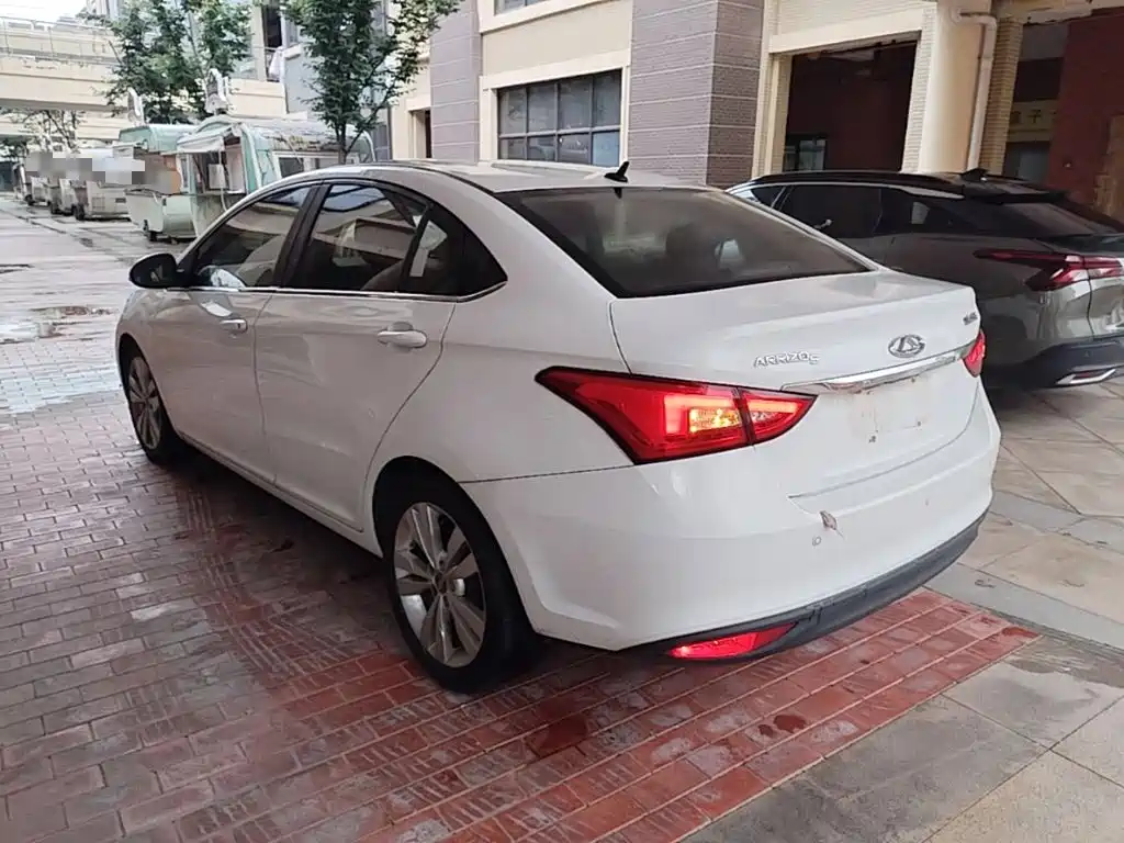 Arrizo 5 1.5 L CVT Leading Trend