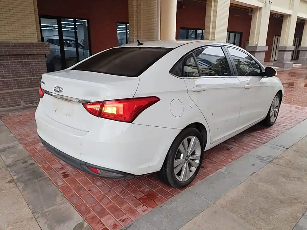 Arrizo 5 1.5 L CVT Leading Trend