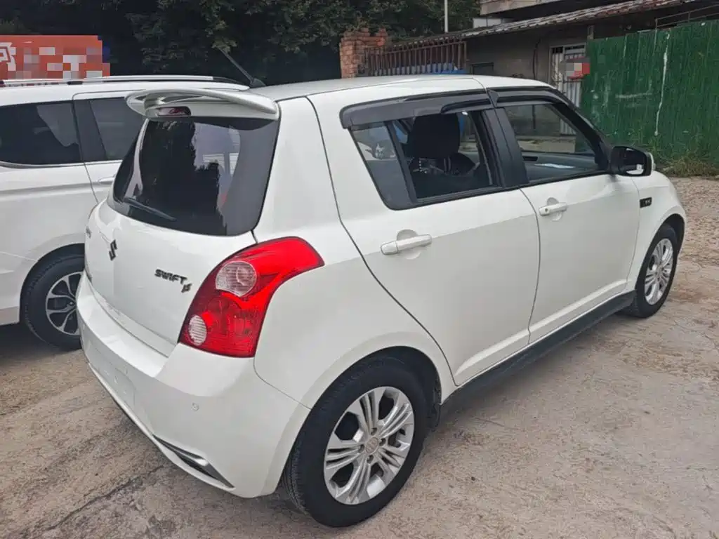 Swift 1.5 L Auto Standard