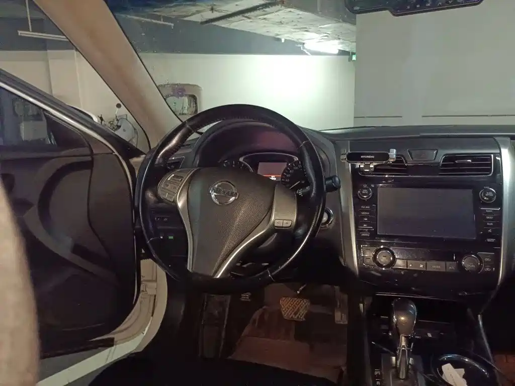 Teana 2.0 L XL Upper Tech