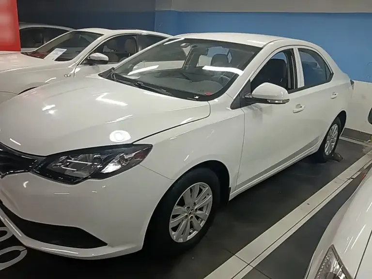 Roewe 360 荣威360 2017款 1.5 L 手动精英版