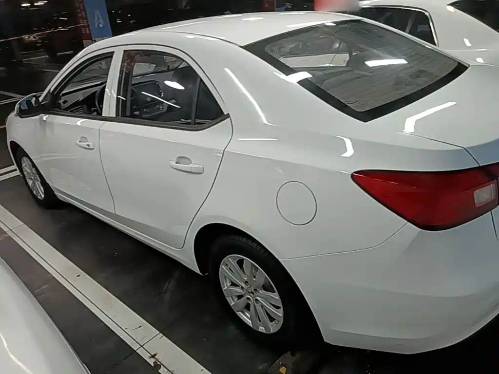 Roewe 360 荣威360 2017款 1.5 L 手动精英版