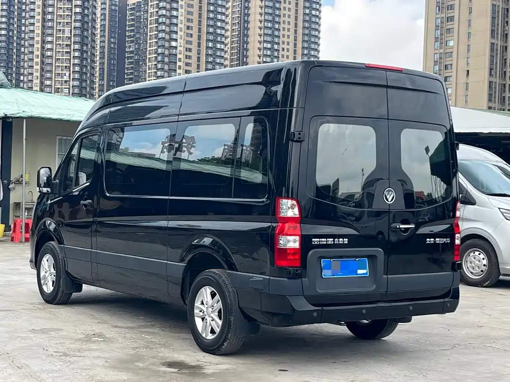 Toano 图雅诺 2024款 小客豪华版 2.0 T自动 长轴中顶 后单胎9座营运
