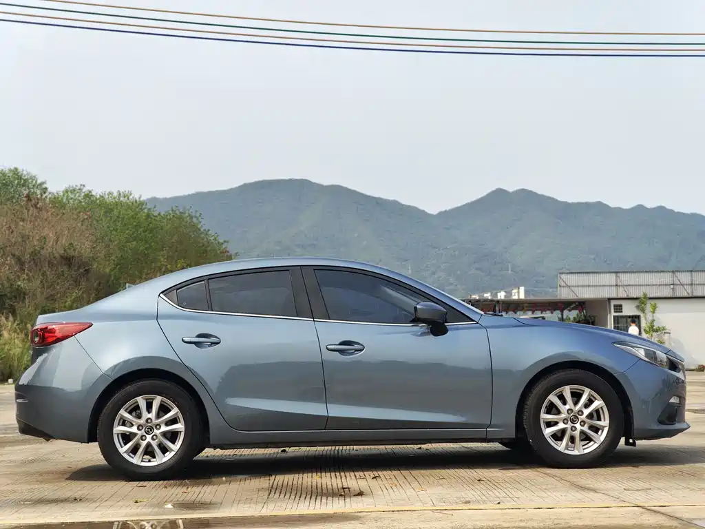 Mazda 3 Axela Sedan 1.5 L Auto Comfort