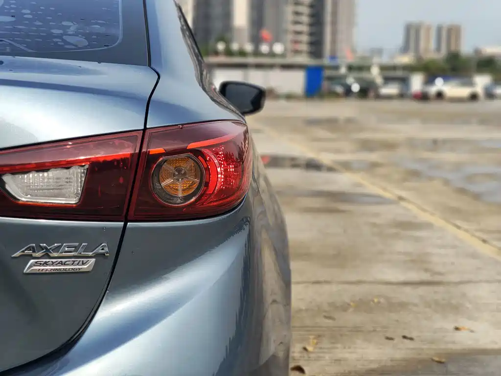 Mazda 3 Axela Sedan 1.5 L Auto Comfort