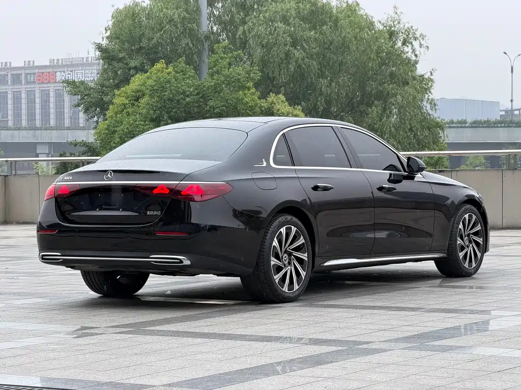 Mercedes-Benz E-Class Facelift E 300 L Luxury