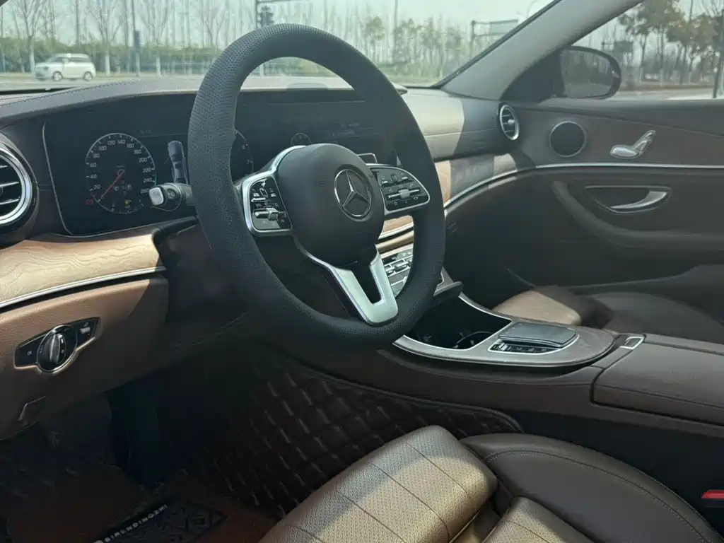 Mercedes-Benz E-Class E 200 L