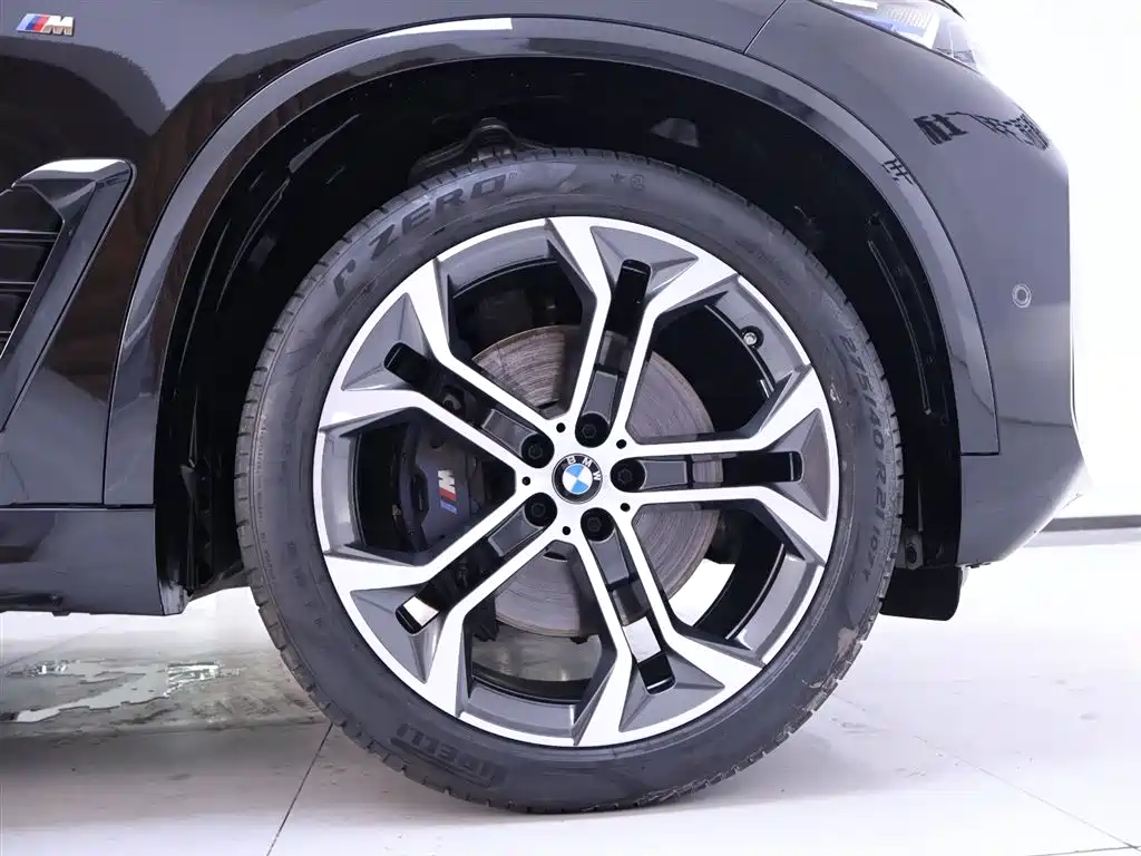 BMW X5 xDrive 40 Li M Sport Night Package