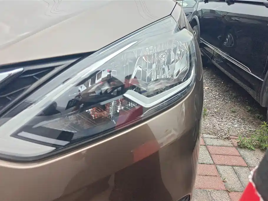 Sylphy Classic 1.6 XE CVT Comfort
