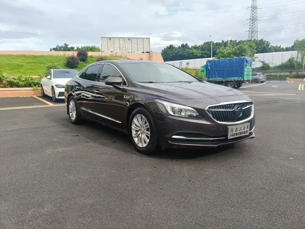 LaCrosse 20 T Luxury