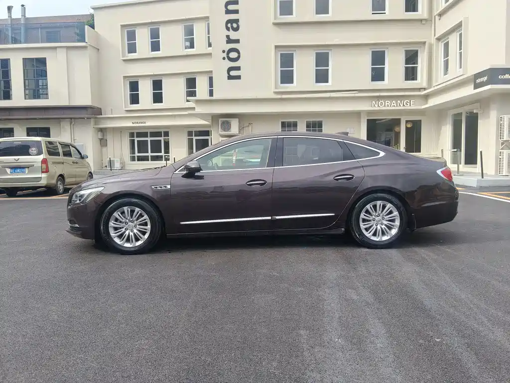 LaCrosse 20 T Luxury