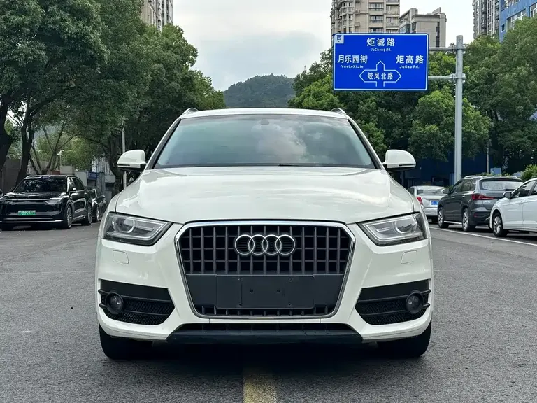 Audi Q3 40 TFSI quattro Luxury